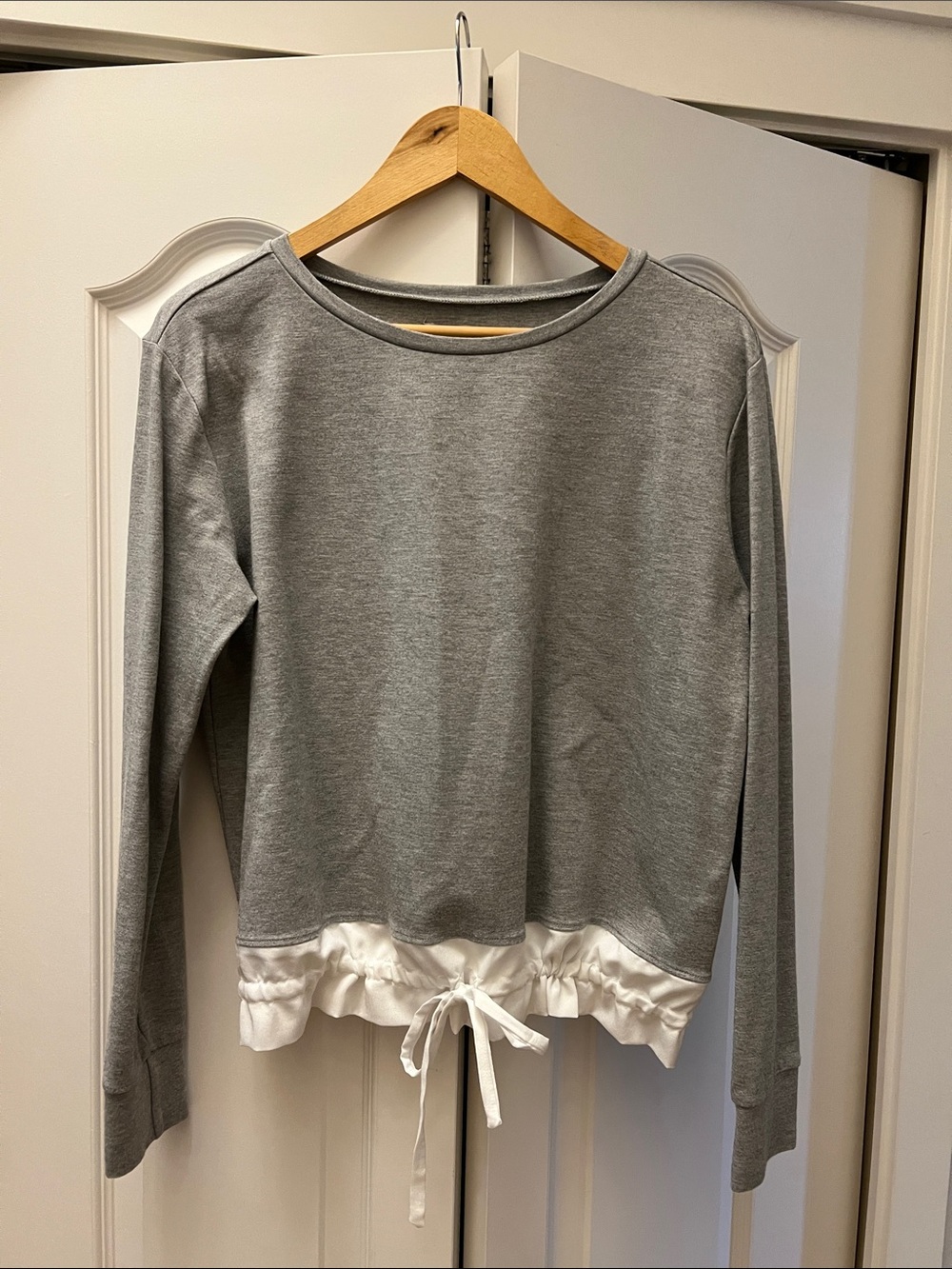 Paraphrase Heather Gray Crewneck Long Sleeve Top